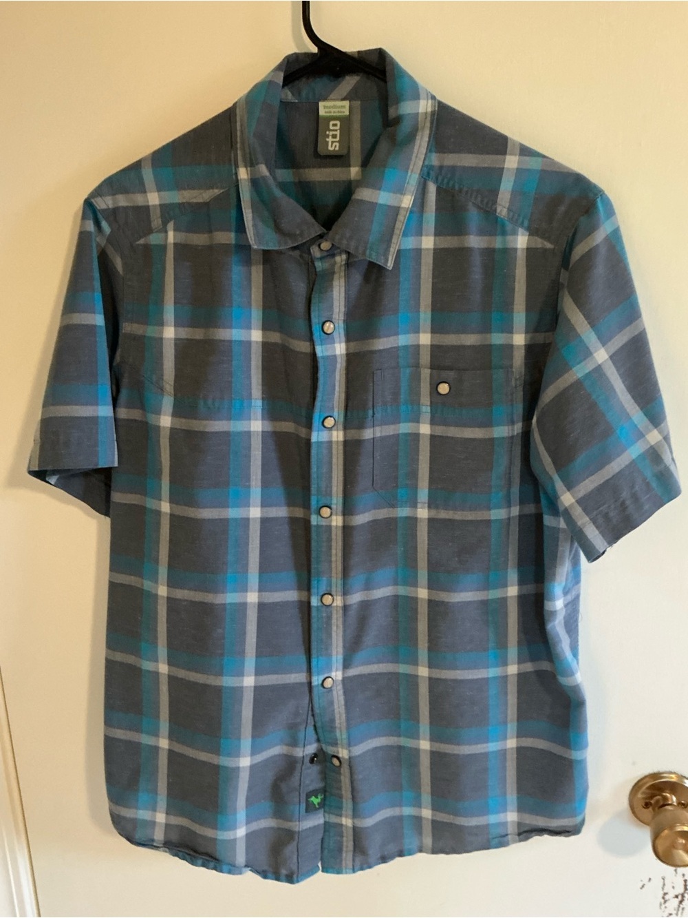 Stio Men's Short-Sleeve Plaid Button-Down in Teal and Gray
